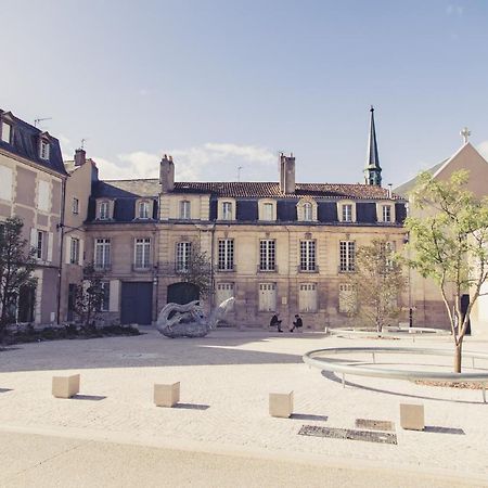 La Maison De La Liberte Suite Jeanne Barret Poitiers Exterior foto