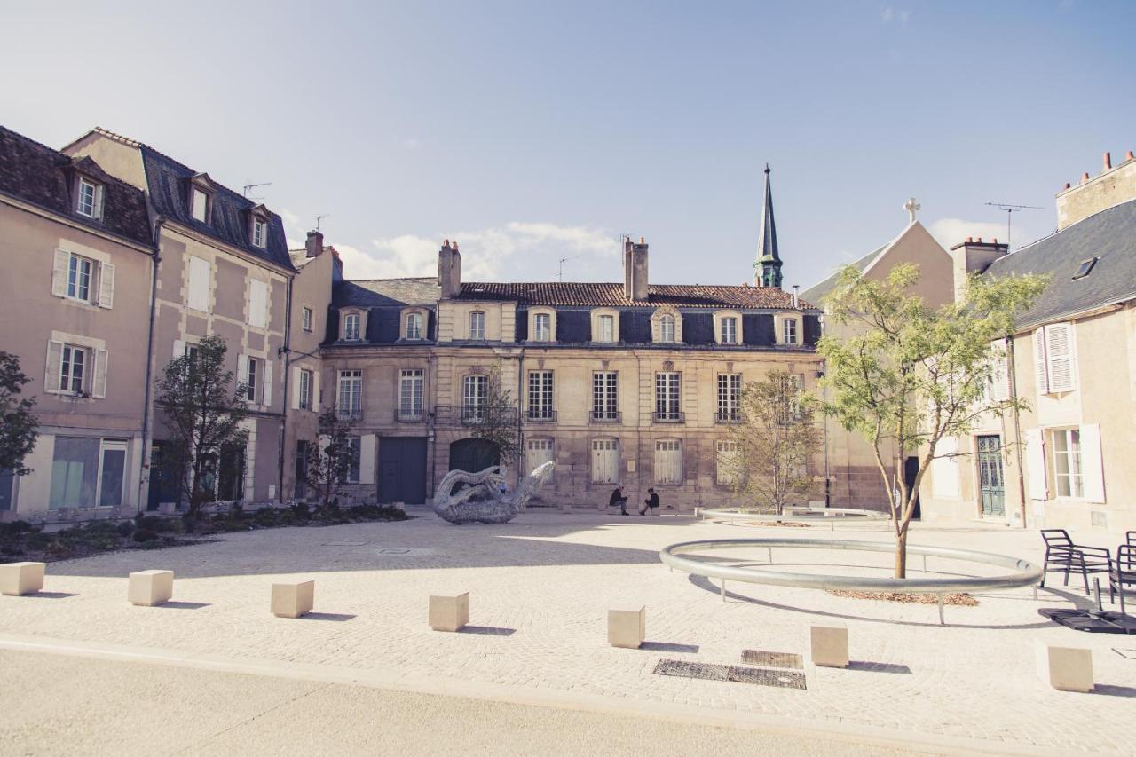La Maison De La Liberte Suite Jeanne Barret Poitiers Exterior foto